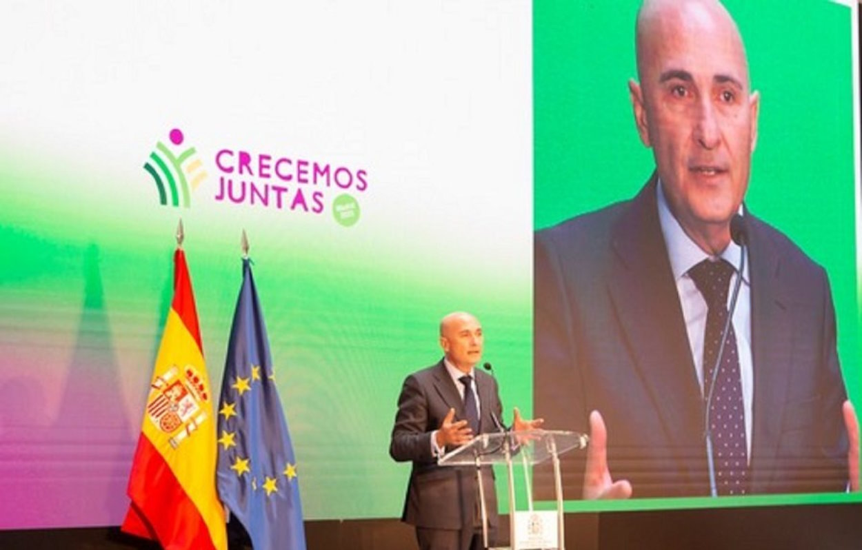 El director de AgroBank, Jaime Campos, durante su intervención en el Encuentro nacional de mujeres rurales