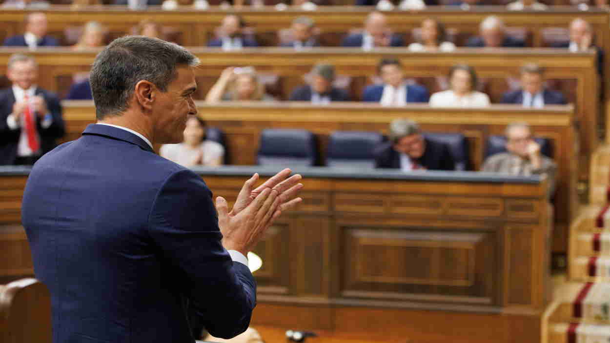 El presidente del Gobierno, Pedro Sánchez, durante la segunda votación en la investidura de Alberto Núñez Feijóo. EP