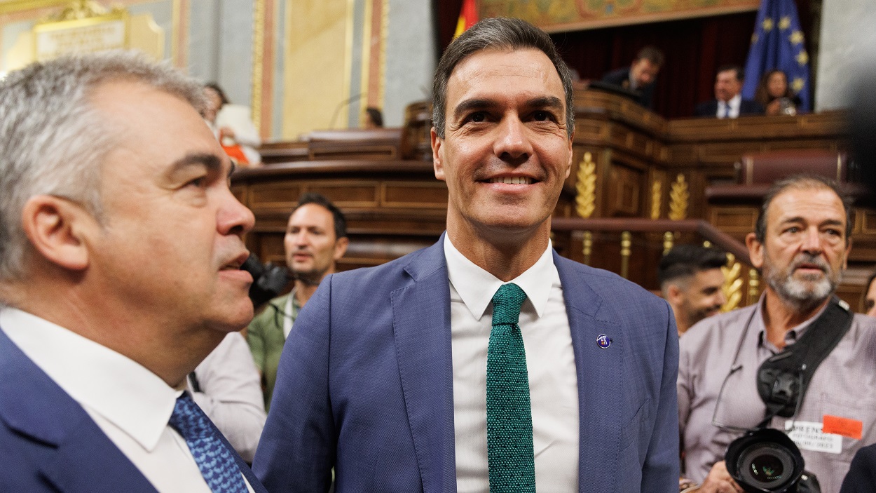 Pedro Sánchez y Santos Cerdán, juntos en el Congreso de los Diputados. EP