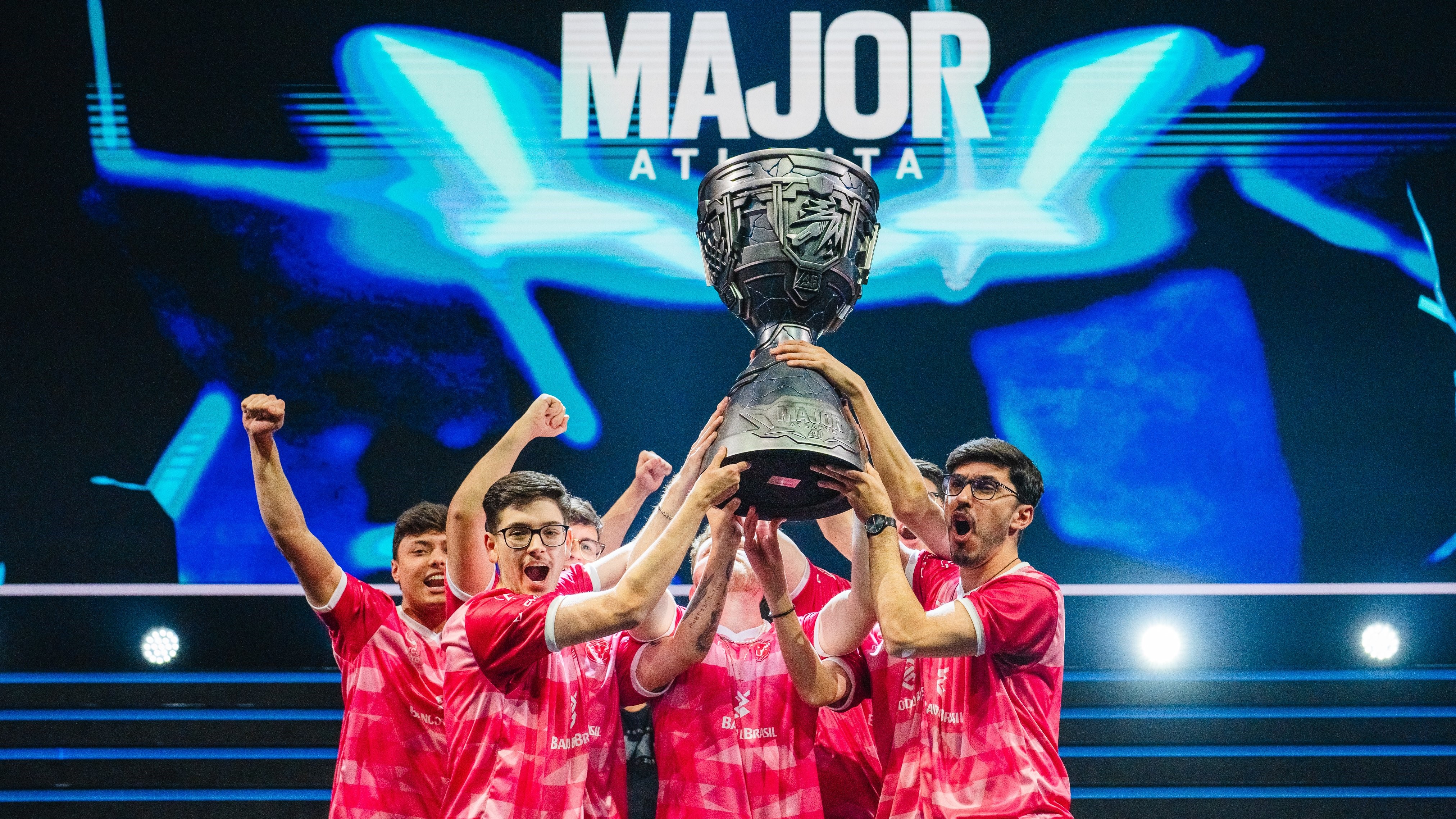 w7m esports alcanza la gloria en el Six Major 