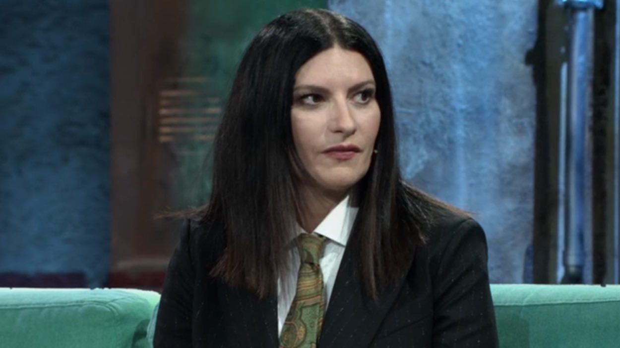 Laura Pausini contesta en 'La Resistencia' a sus preguntas clásicas. Movistar Plus+