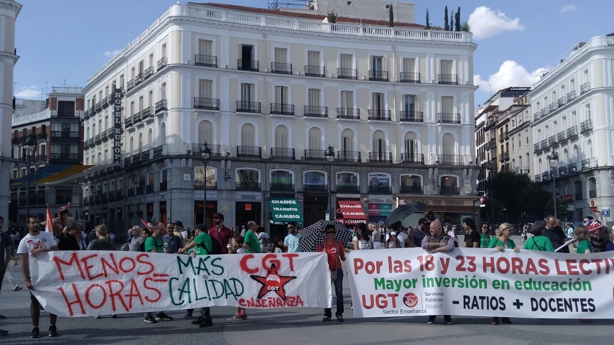 Manifestación en la Puerta del Sol en defensa de la reducción del horario lectivo del profesorado, el pasado mes de junio. @CGT / Twitter