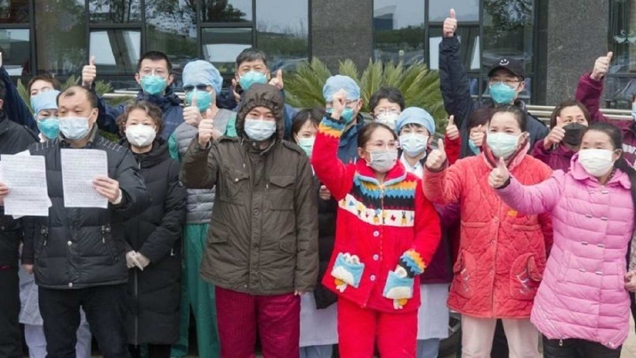 Un brote de neumonía en China enciende las alertas de la OMS. EP