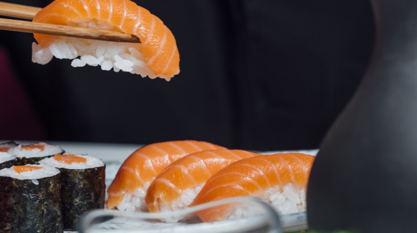 El salmón es un producto imprescindible en la cocina asiática y el que se consume en Miss Sushi procede de las Islas Feroe (Dinamarca)