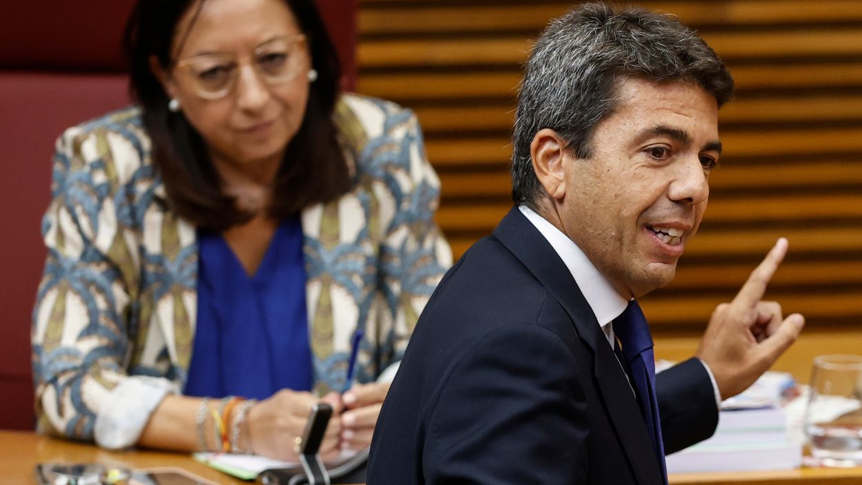 El presidente de la Comunitat Valenciana, Carlos Mazón, en Les Corts. EP.