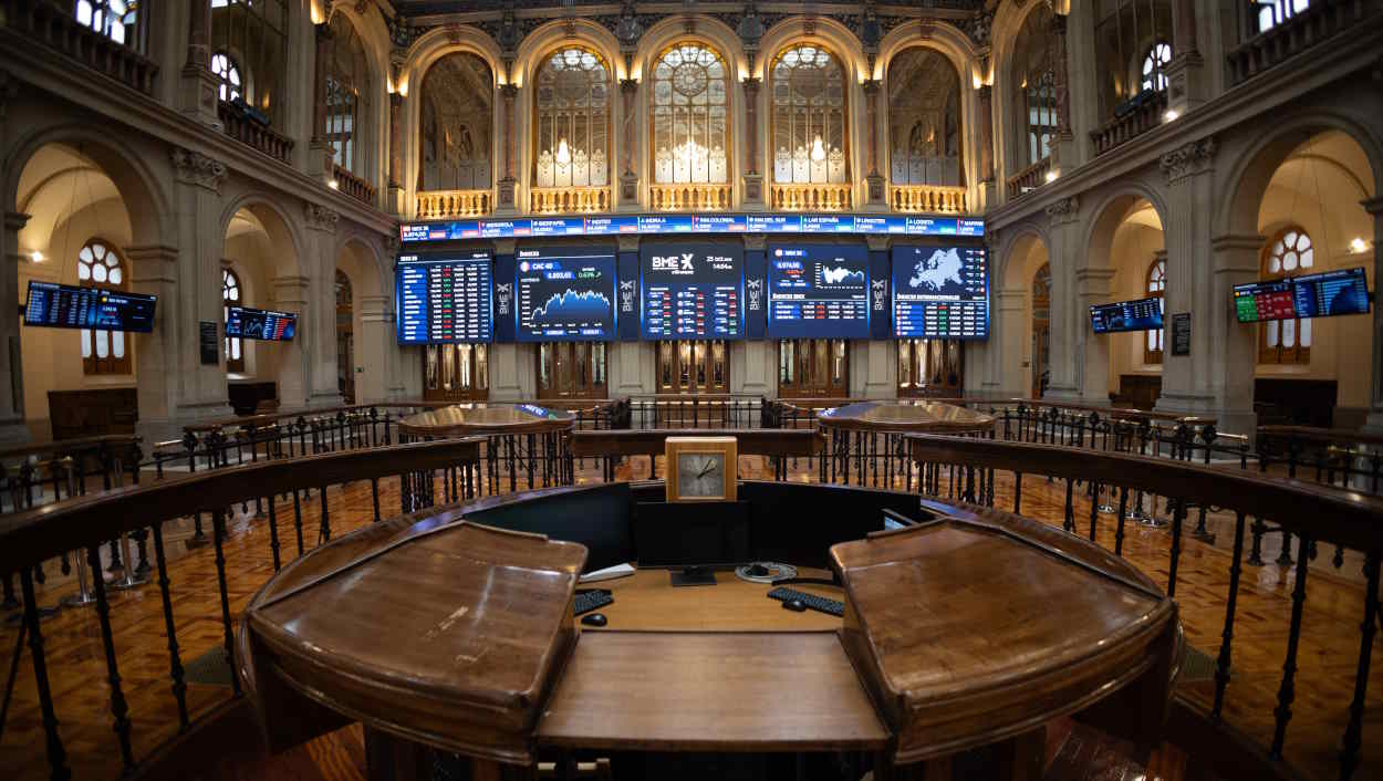 Paneles del Ibex en el Palacio de la Bolsa de Madrid. EP