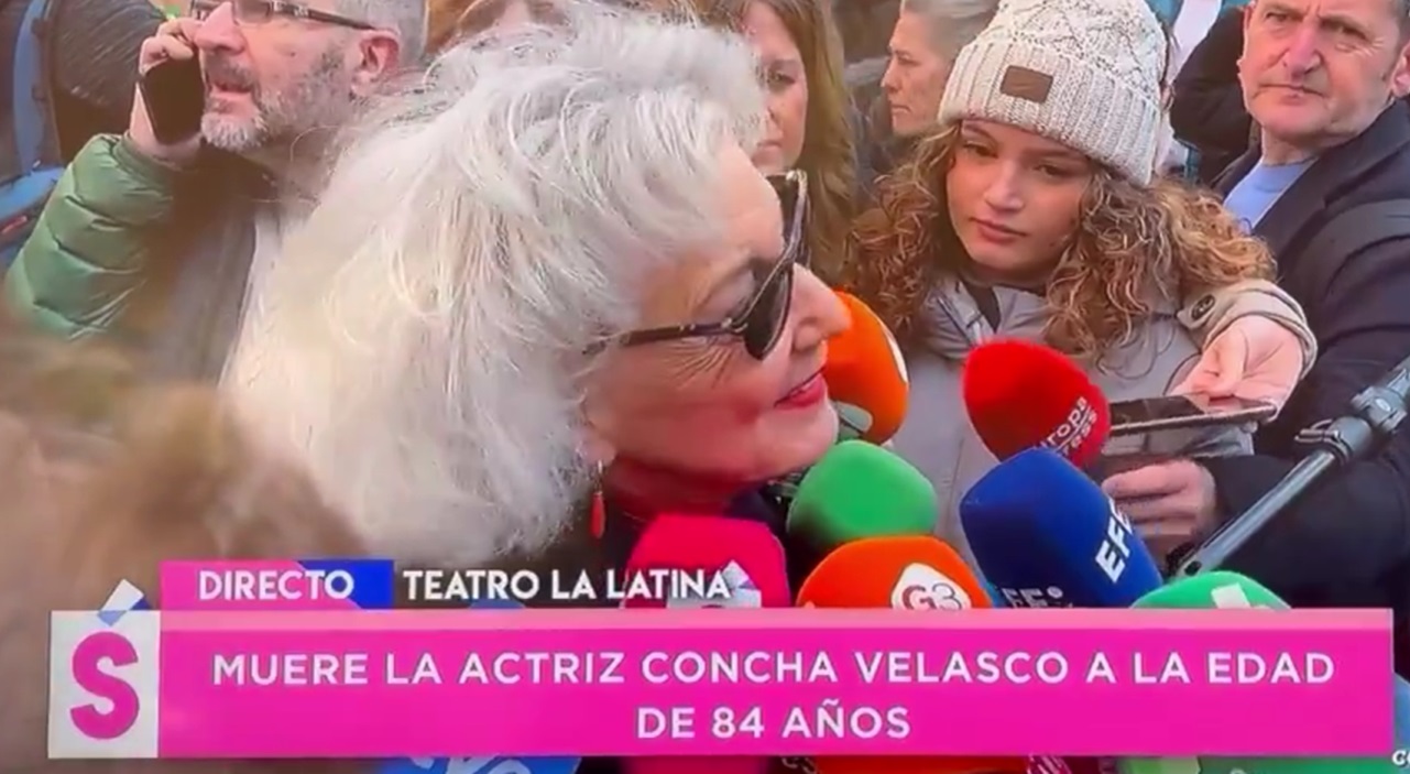 Marisa Paredes explota al ver a Ayuso en la capilla ardiente de Concha Velasco: “¡Fuera!”