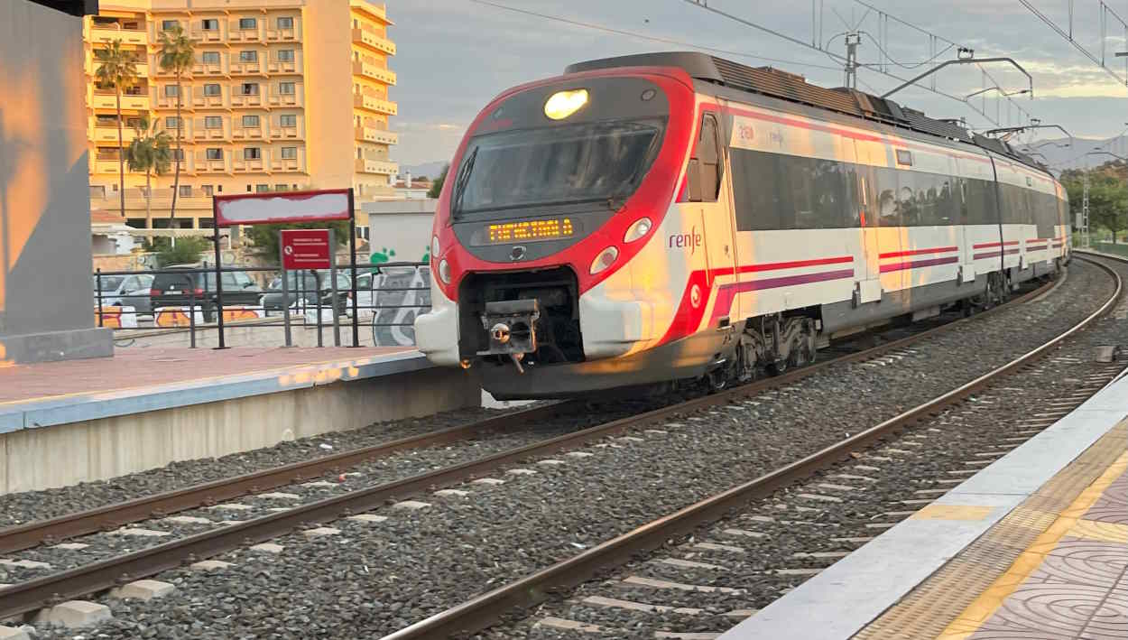 Un tren de Cercanías de Renfe. EP