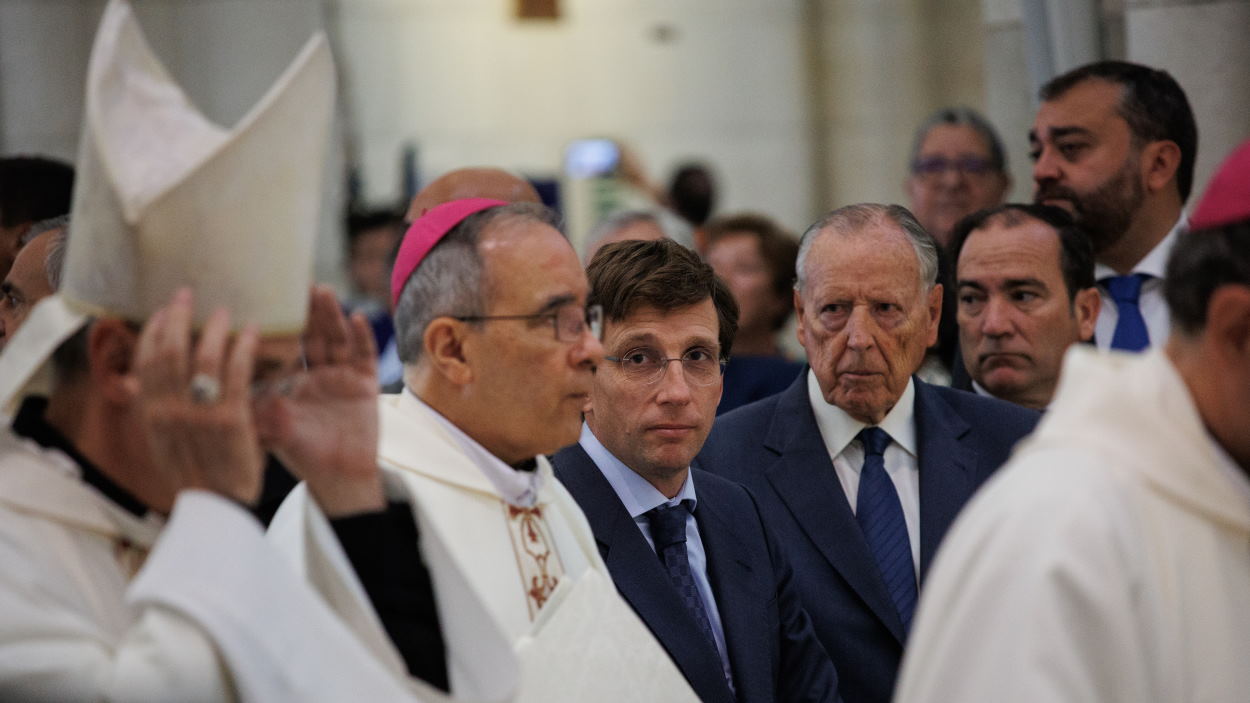 Almeida cede una nueva parcela a la Iglesia y los regalos ascienden a 5,5 millones en un año. EP.