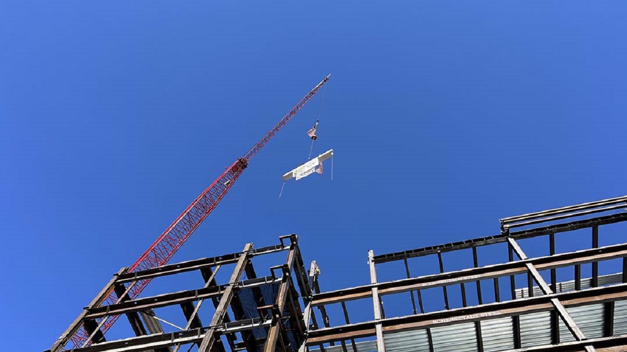 Turner (ACS) concluye la construcción de la primera torre de neurociencia del Hospital de Yale-New Haven. Turner