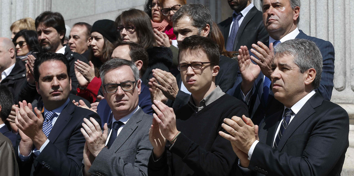 Errejón, en su última aparición pública esta semana en el acto de recuerdo por las víctimas de los atentados de Bruselas.