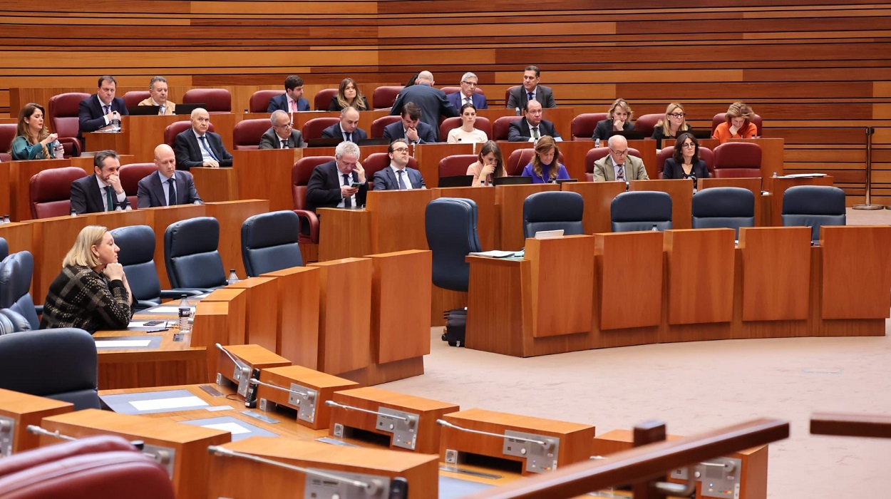 Imagen del Parlamento castellanoleonés, marcado por las ausencias del Ejecutivo PP-Vox.