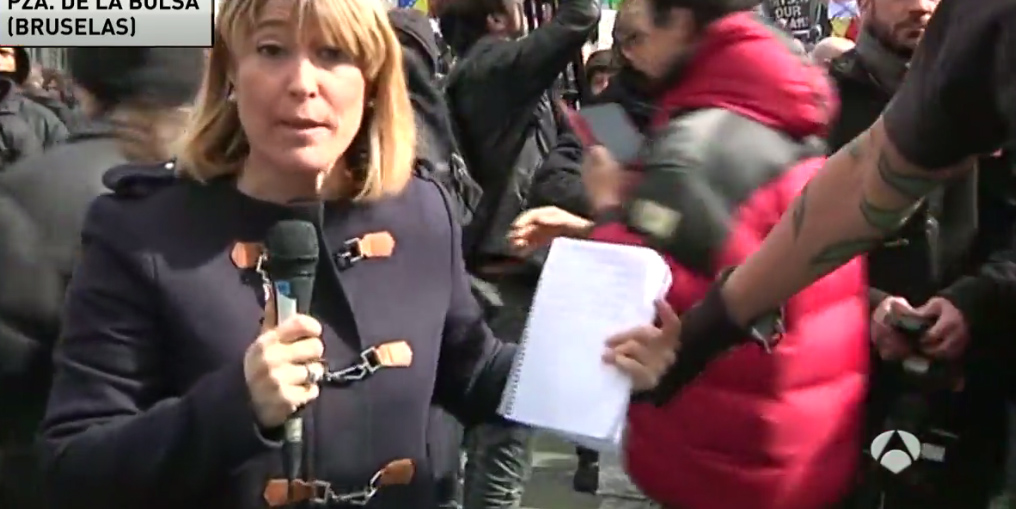Una reportera de Antena 3 increpada en Bruselas