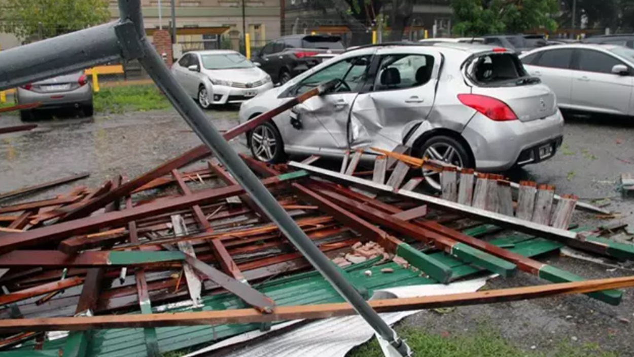 Tragedia en Argentina: una tormenta provoca el derrumbe de un techo y deja decenas de muertos
