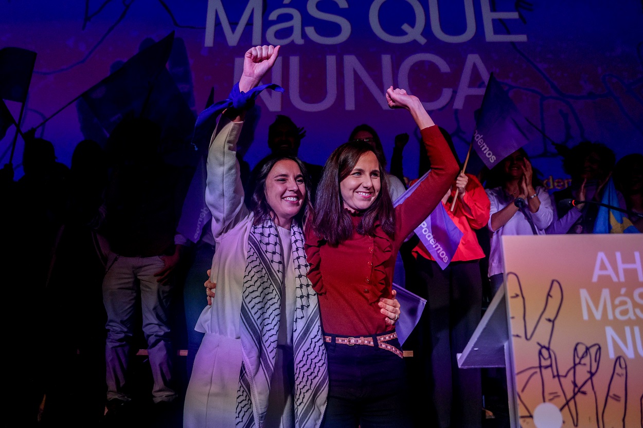 Ione Belarra e Irene Montero durante un acto de Podemos, en el Palacio de la Prensa. EP.