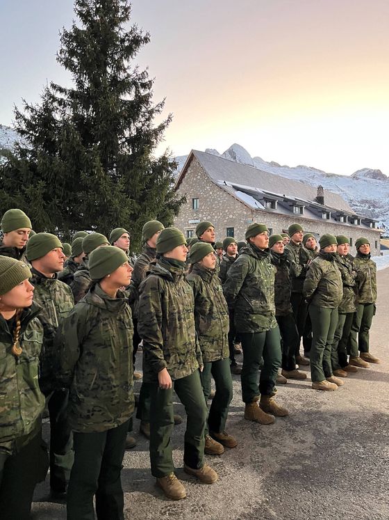 La princesa Leonor, en uno de los primeros momentos de la instrucción junto a sus compañeros. Casa de Su Majestad El Rey.