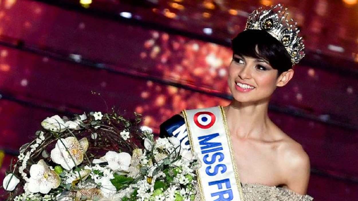 Unidad para ensalzar a Ève Gilles, la nueva 'miss Francia'. Twitter