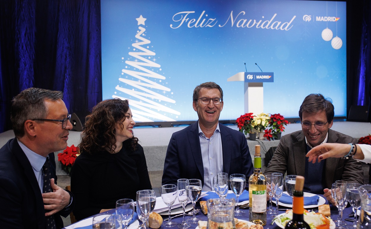 El presidente del PP, Alberto Núñez Feijóo, en la cena del PP de Madrid. EP