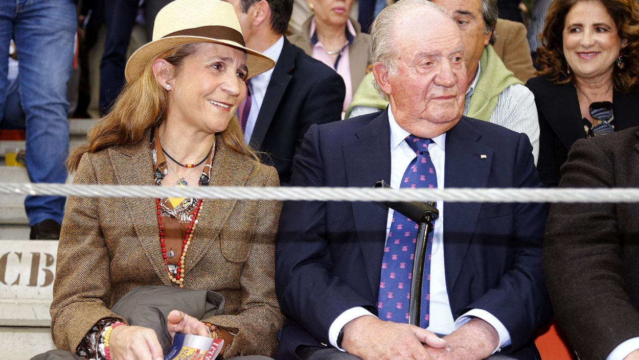 La infanta Elena y el rey Juan Carlos. Archivo.