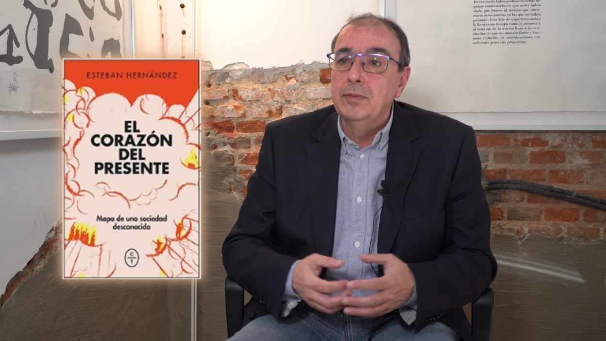 Entrevista a Esteban Hernández, autor de 'El corazón del presente'. Imagen: Pablo Caraballo.