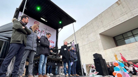 Tudanca, Fernández, Andrés y Temprano frente a las Cortes. Foto UGT