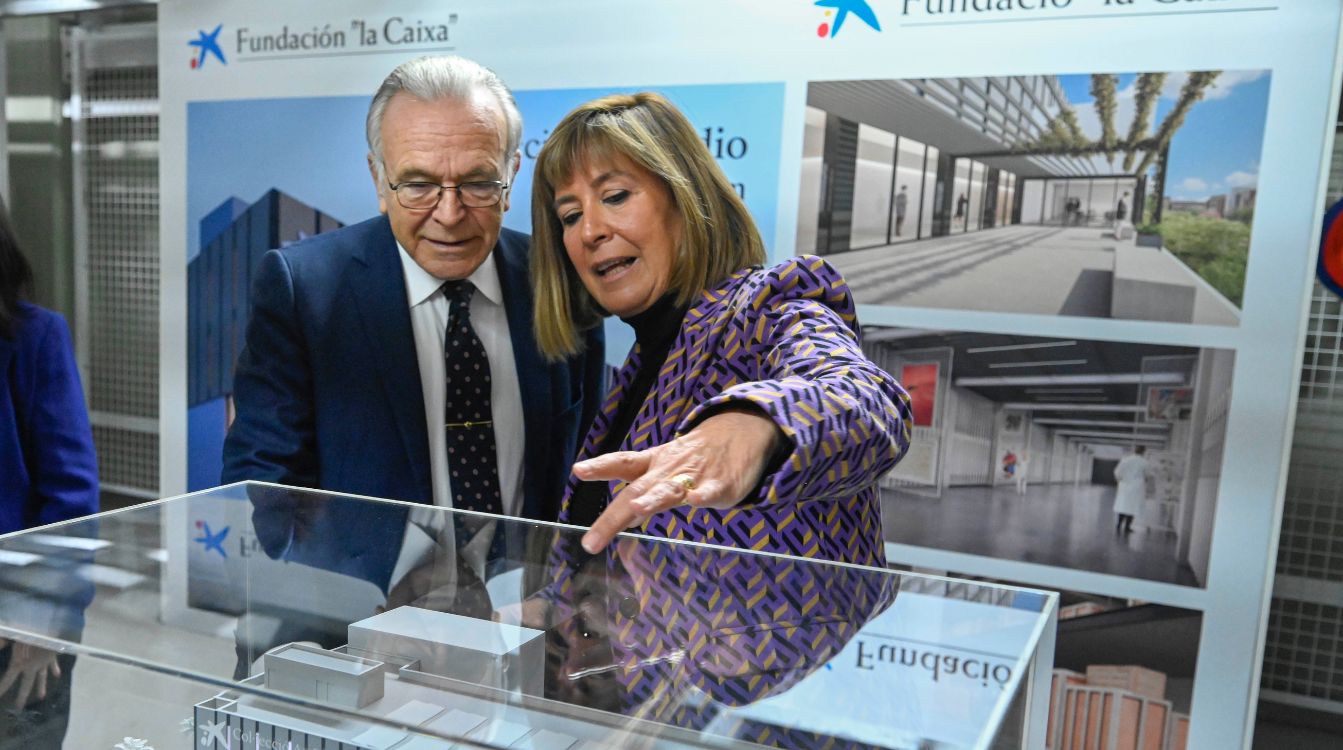 El presidente de la Fundación ”la Caixa”, Isidro Fainé, y la alcaldesa de L’Hospitalet, Núria Marín, han presentado un acuerdo para reconvertir un almacén de L’Hospitalet en un nuevo centro cultur