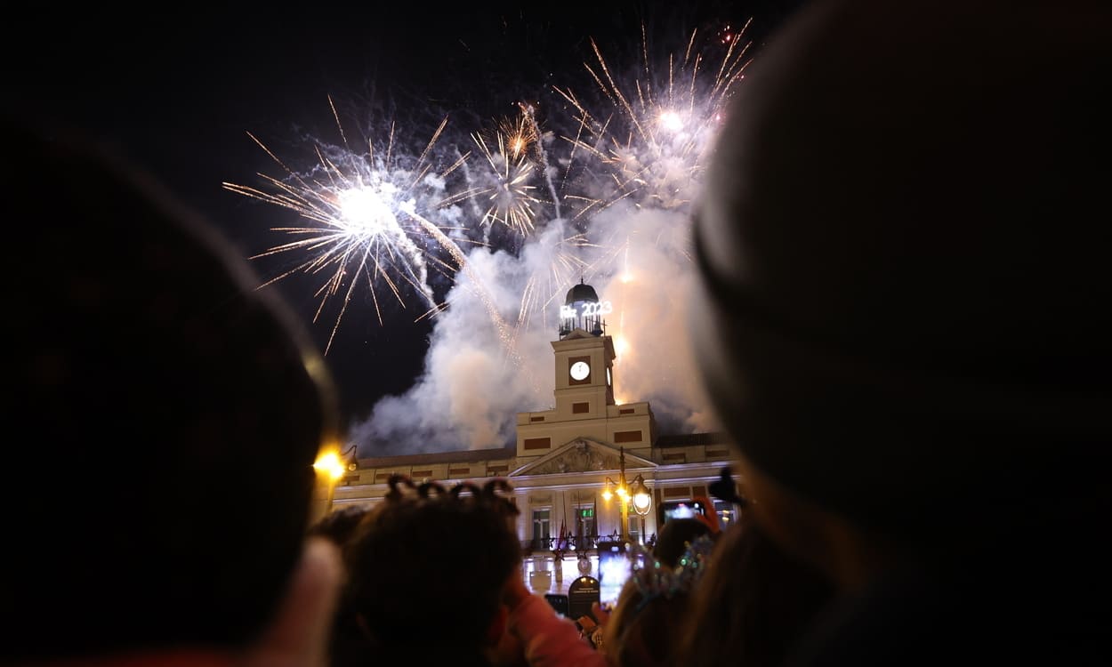 Fuegos artificiales tras las Campanadas en la Puerta del Sol