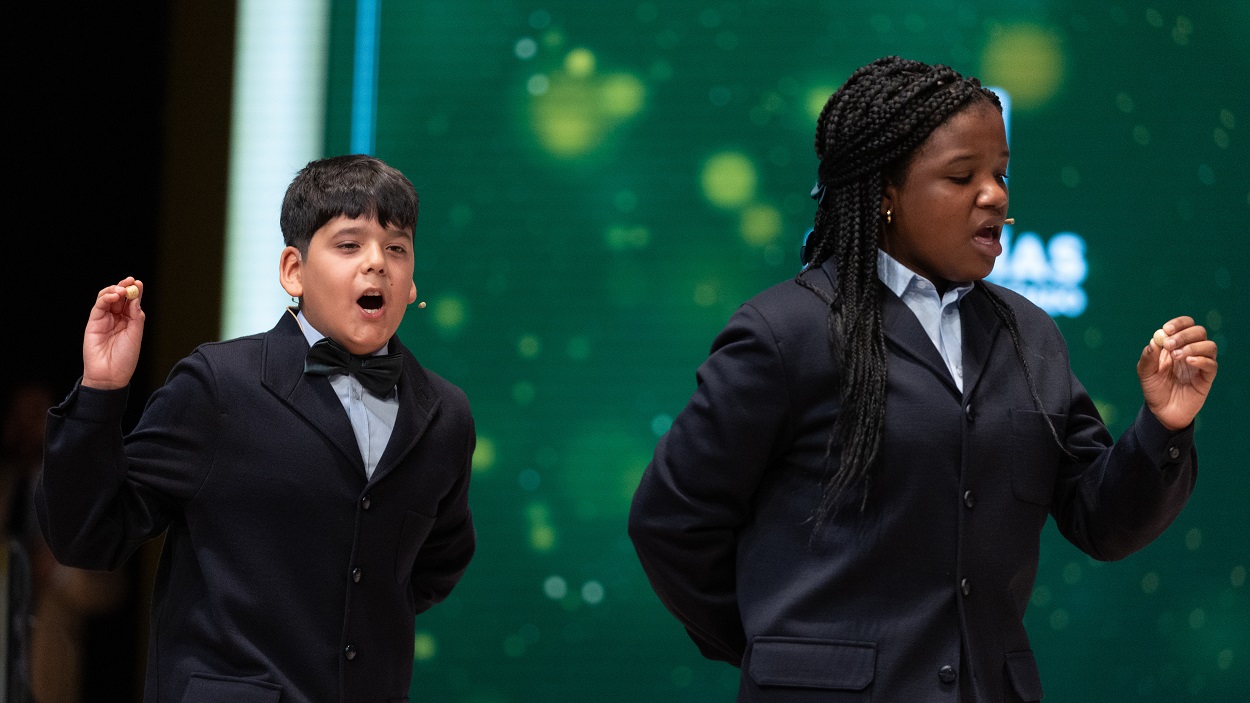 Yesica Paola Valencia y Francisco Moreno, los niños que han cantado el Primer Premio. EP