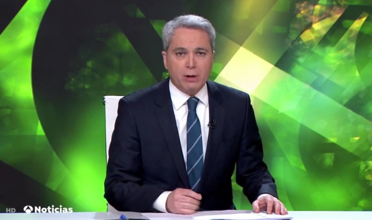 Vicente Vallés durante los informativos de Antena 3. Atresmedia.