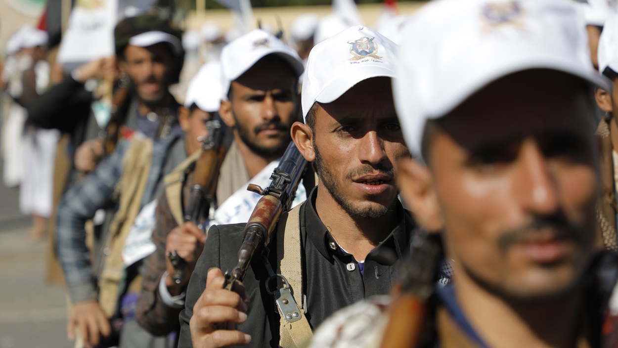 Miembros de los hutíes durante un desfile militar en la capital de Yemen, Saná. EP.