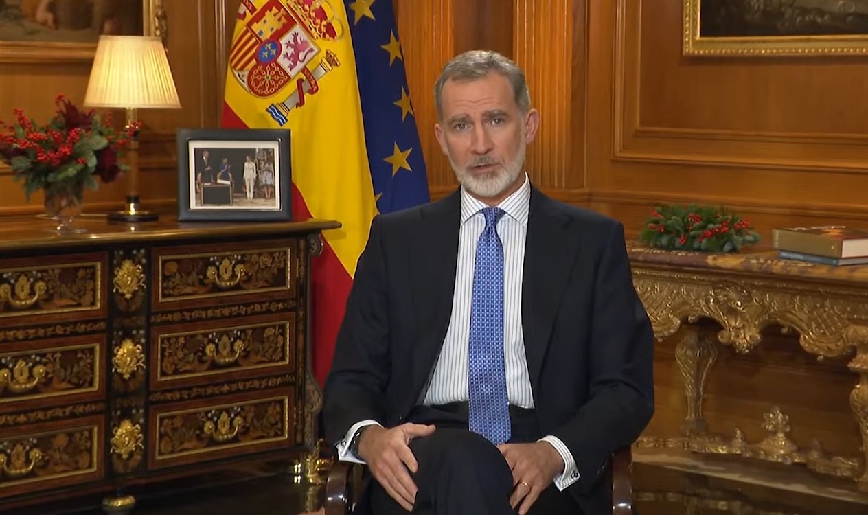 El Rey Felipe VI ofrece su tradicional discurso de Nochebuena desde Zarzuela, en Madrid (España) a 24 de diciembre de 2023. 