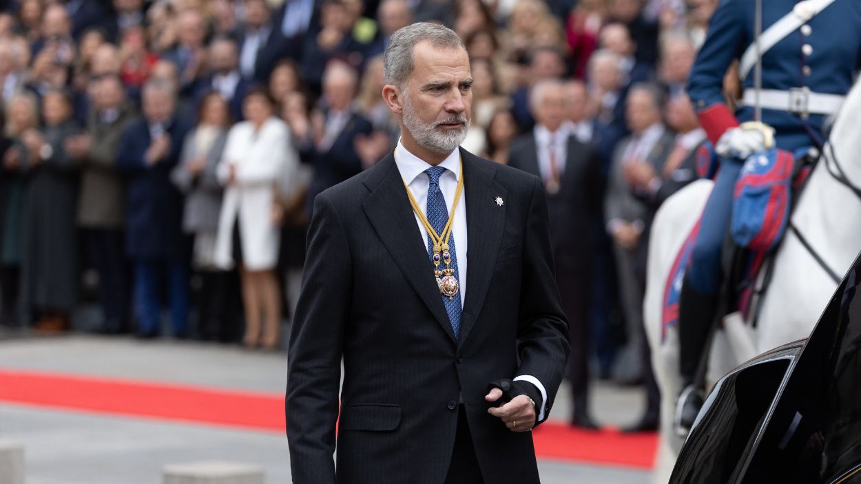 El Rey Felipe VI a su salida de la Solemne Sesión de Apertura de las Cortes Generales de la XV Legislatura, en el Congreso de los Diputados, a 29 de noviembre de 2023, en Madrid (España).  EP