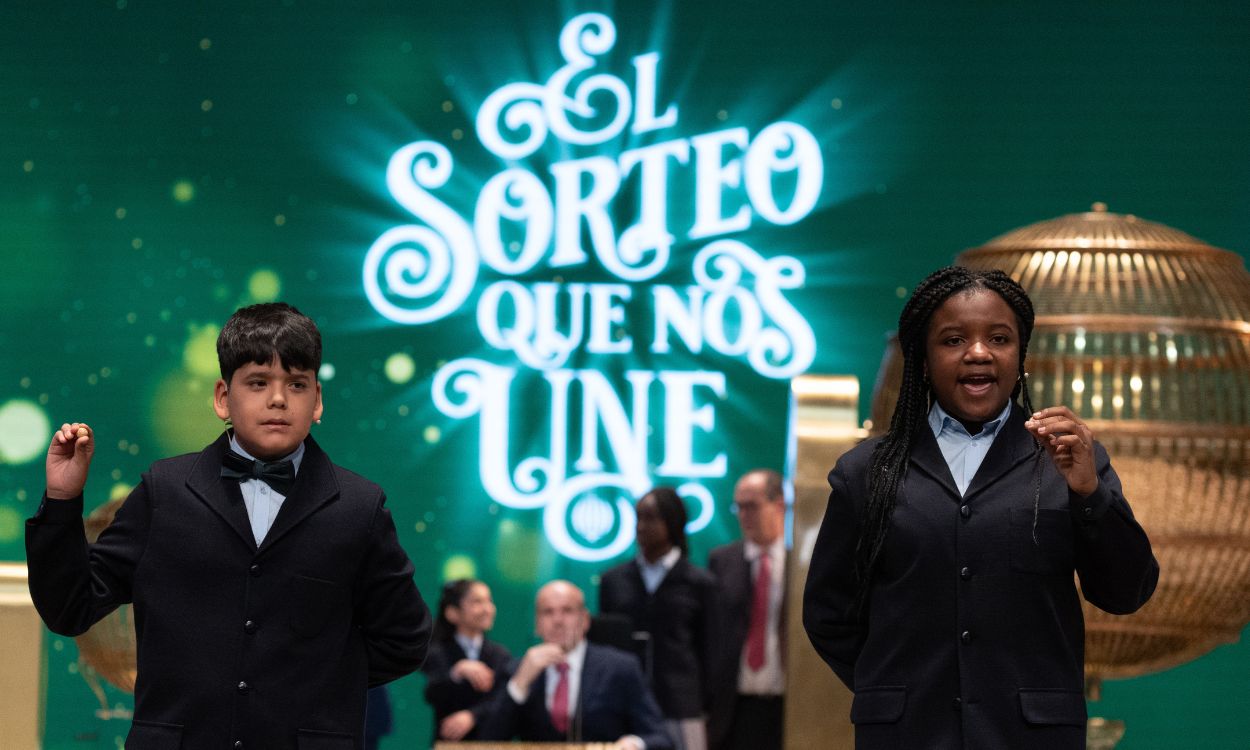 Niños de San Ildefonso en el Sorteo Extraordinario de Lotería 2023. EP.