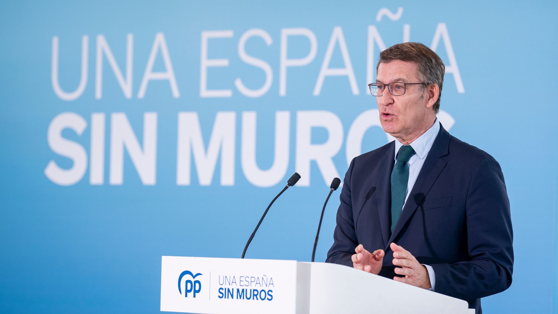 El líder del PP, Alberto Núñez Feijóo, en la última rueda de prensa del año. EP.