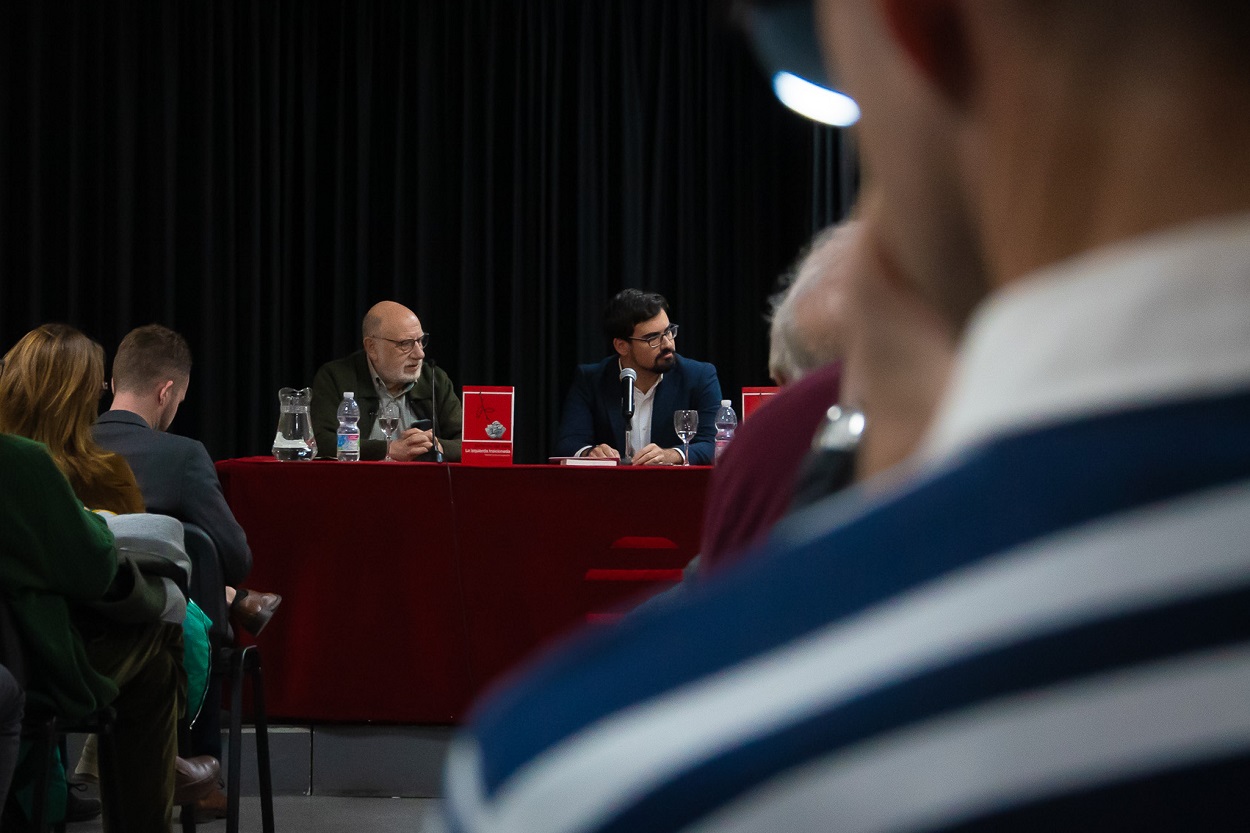 Guillermo del Valle en la presentación de su libro.