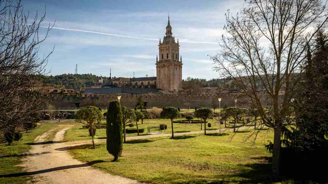 Burgo de Osma Soria Pueblo Acogedor