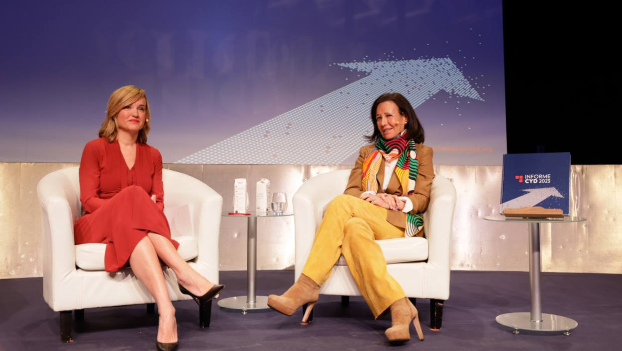 La ministra de Educación, Pilar Alegría, junto a la presidenta de Banco Santander, Ana Botín