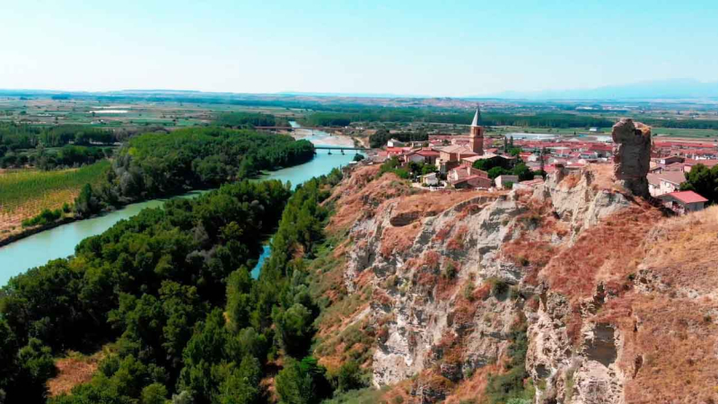 Milagro, en Navarra, está bañado por el Río Aragón.