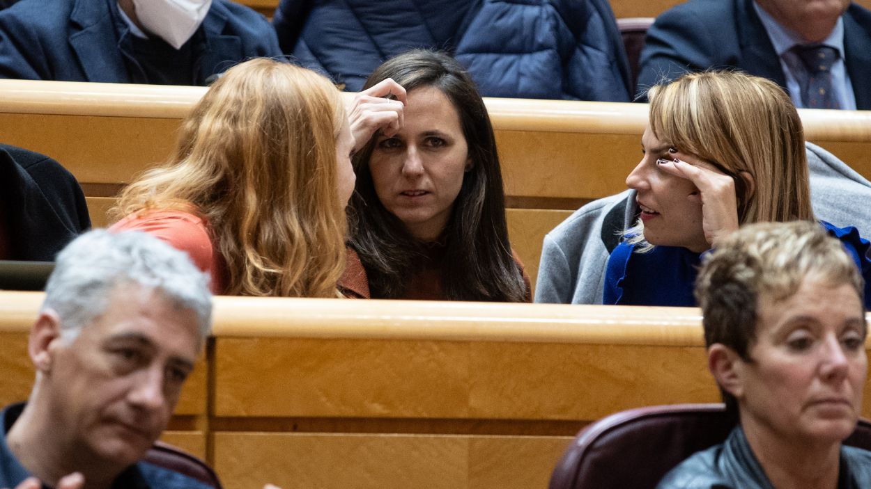 La secretaria general de Podemos, Ione Belarra (c), durante el pleno del Congreso de los Diputados, en el Palacio del Senado, a 10 de enero de 2024, en Madrid (España). EP
