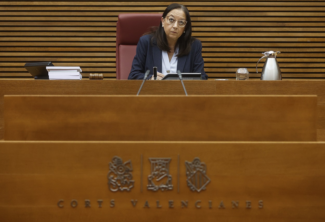 La presidenta de las Cortes de Valencia, Llanos Massó, durante un pleno en Les Cortes de Valencia. Rober Solsona / Europa Press