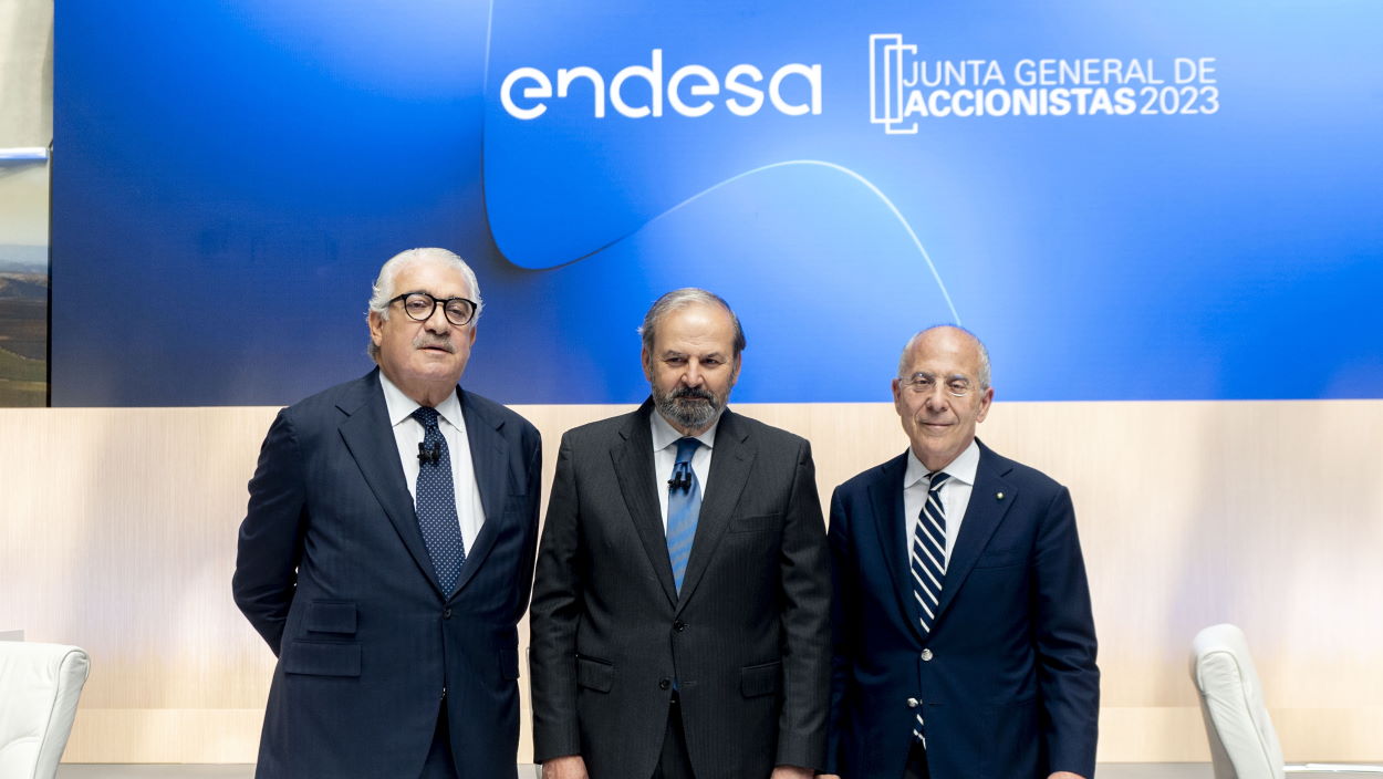 Endesa suspende la subida salarial y el bonus a miles de trabajadores