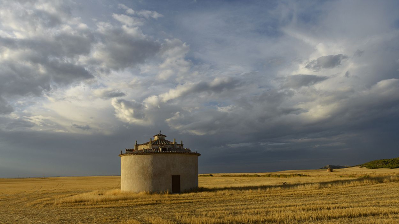 Palomar construido en los campos de cereal que rodean Ampudia. 