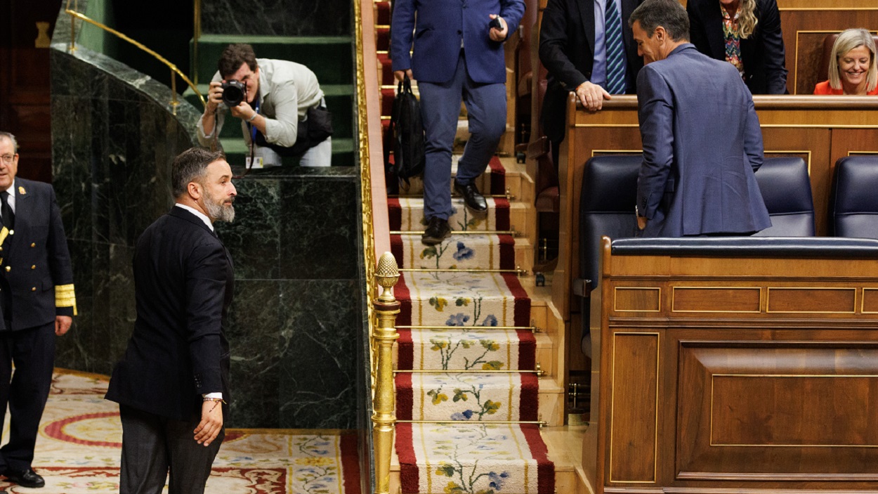 El líder de Vox, Santiago Abascal, y el presidente del Gobierno, Pedro Sánchez