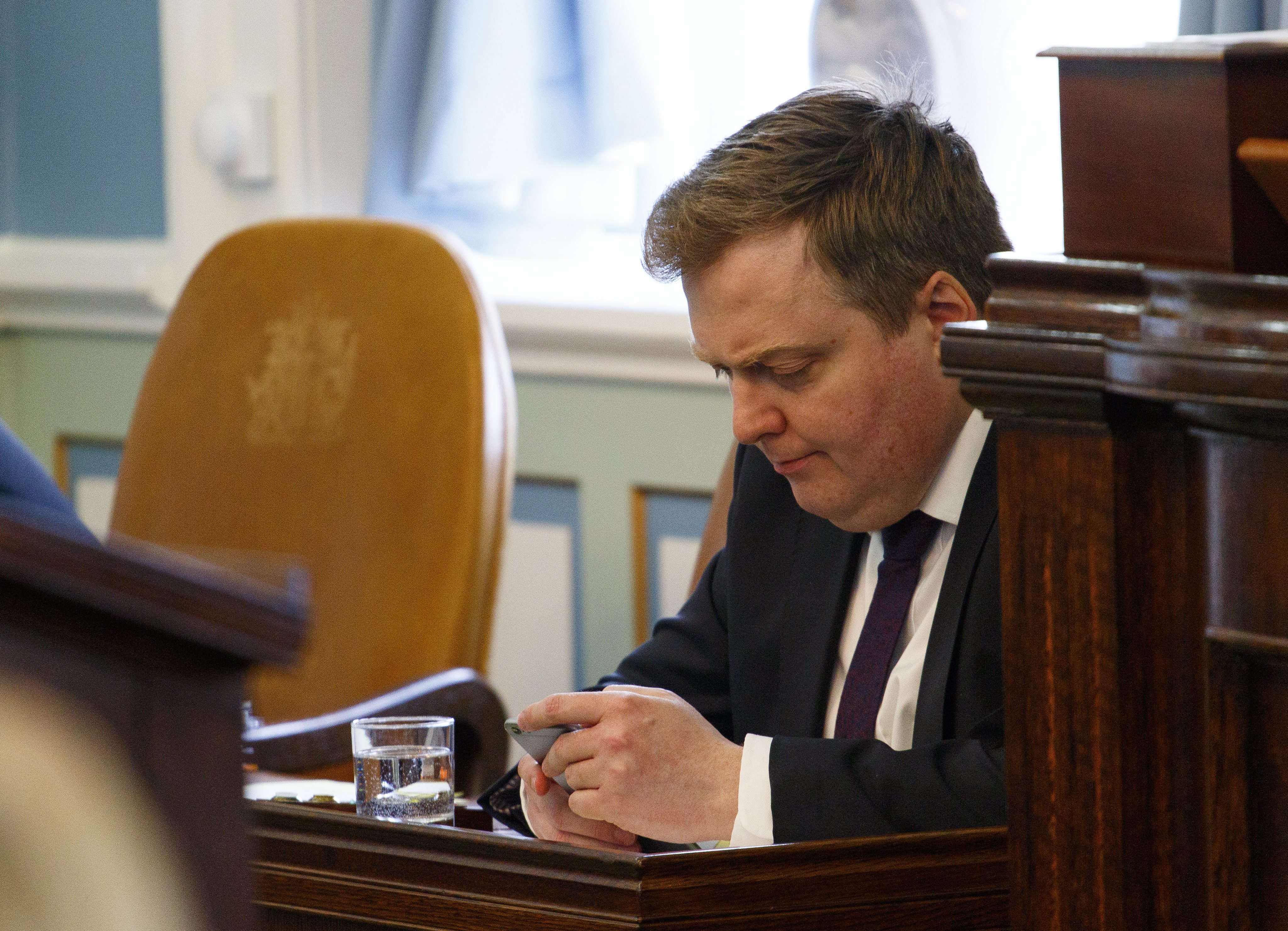 El primer ministro islandés, Sigmundur David Gunnlaugsson, durante una sesión parlamentaria en Reikiavik, Islandia.