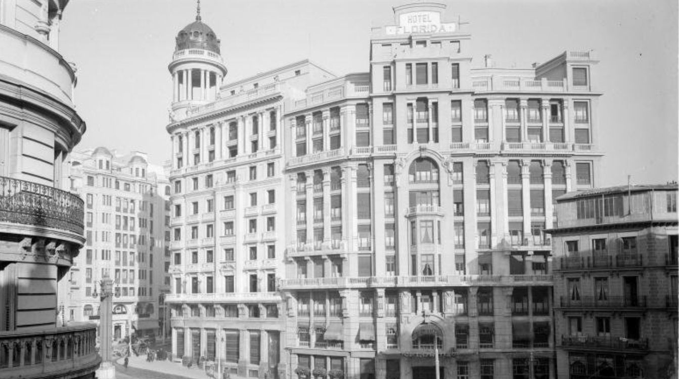 El desaparecido Hotel Florida, obra de Antonio Palacios, alojó a la mayoría de los corresponsales extranjeros destacados en Madrid durante la Guerra Civil Española (1936-1939)