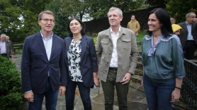 Alberto Núñez Feijó, Alfonso Rueda y Paula Prado, junto a Elena Candia en la presentación como candidata a la alcaldía de Lugo. (Foto: EP)
