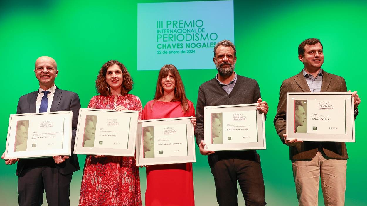 Entrega del III Premio Internacional de Periodismo 'Manuel Chaves Nogales', en Sevilla. EP