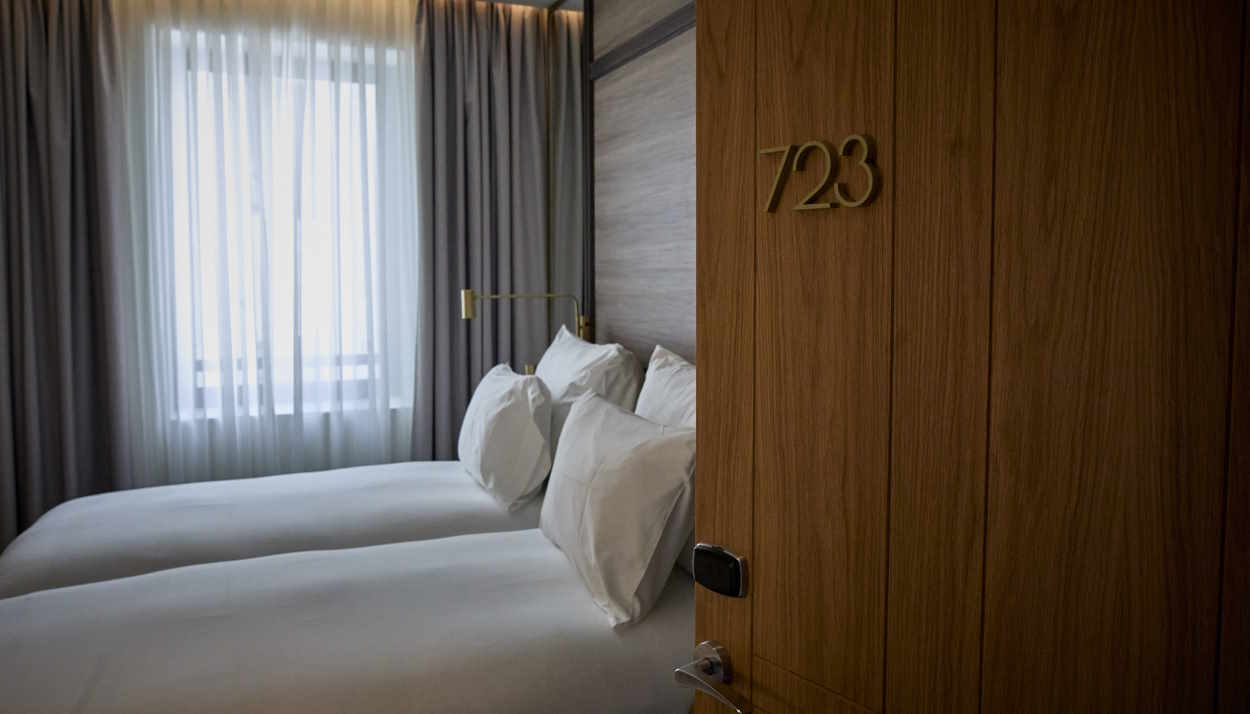 Una de las habitaciones del Hotel pestana CR7, propiedad de Cristiano Ronaldo, situado en la Gran Vía de Madrid. EP