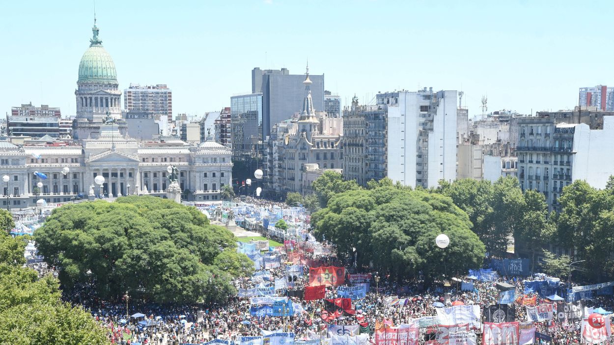 Vista de la Plaza del Congreso de Buenos Aires, Argentina. EP.