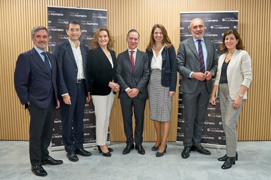 De izquierda a derecha: Tomás Pereda (Fundación máshumano), Rafael Doménech (BBVA Research), Laura González-Molero (APD), Íñigo Sagardoy (Fundación máshumano y Sagardoy Abogados), Ana Argelich (MSD), Plácido Fajardo (Leaderland) y Beatriz Sánchez (Fundación máshumano)